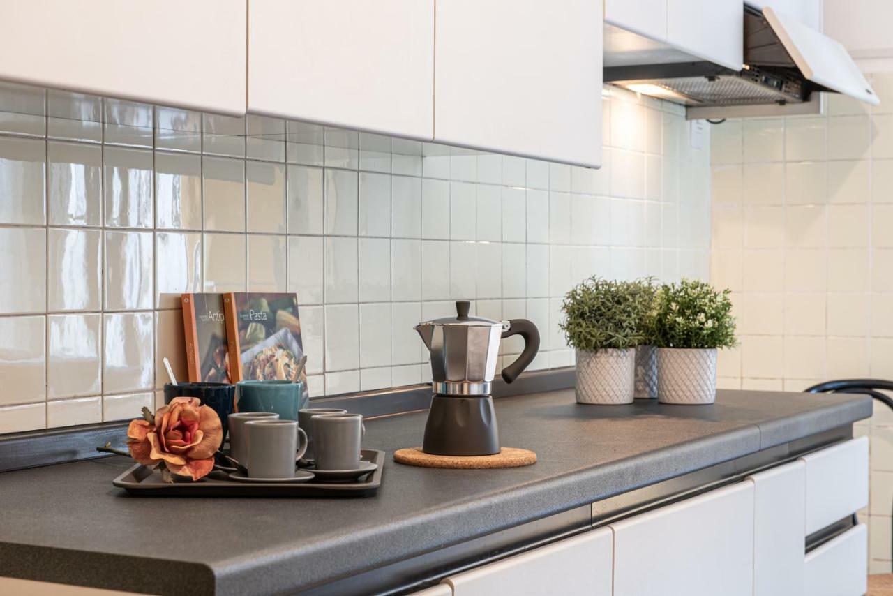Joivy Sophisticated 3-Bed Flat With Desk Apartman Milánó Kültér fotó